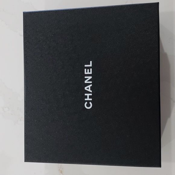 Chanel boot box - Picture 2 of 6